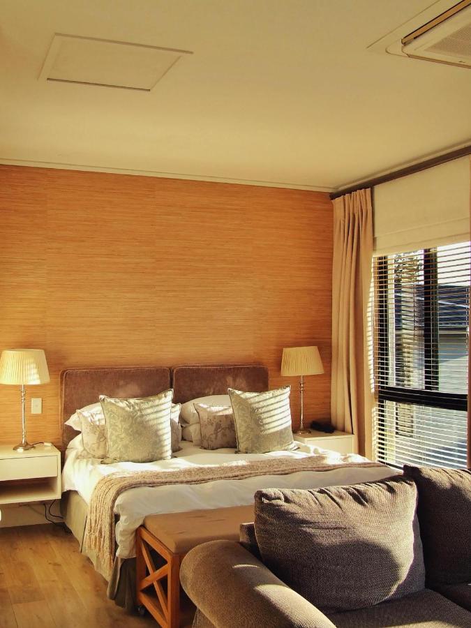 210 Gallery Luxury Studio Apartment Knysna Exterior photo